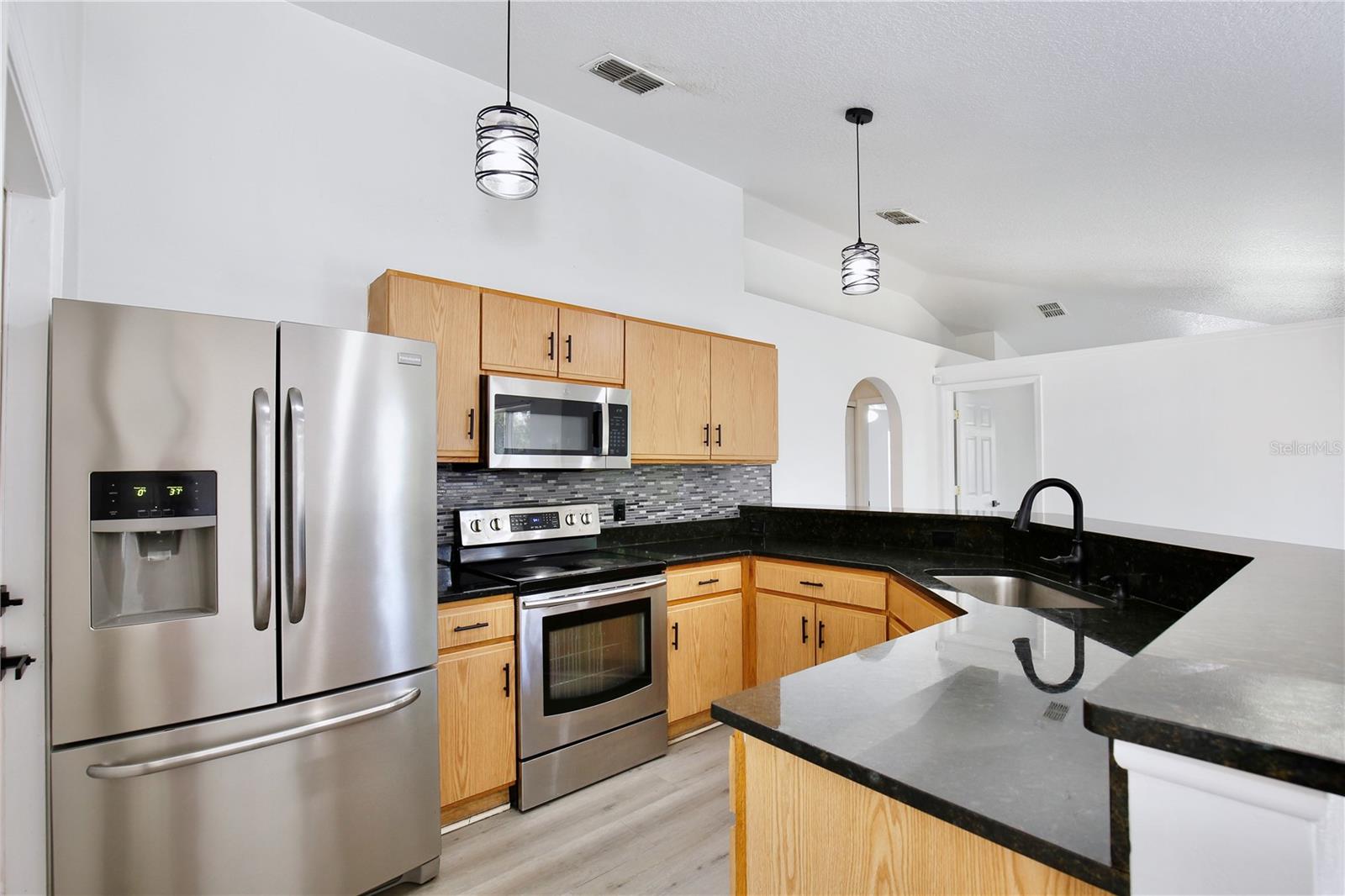 DELTONA LAKES UNIT 43 - Residential Lease