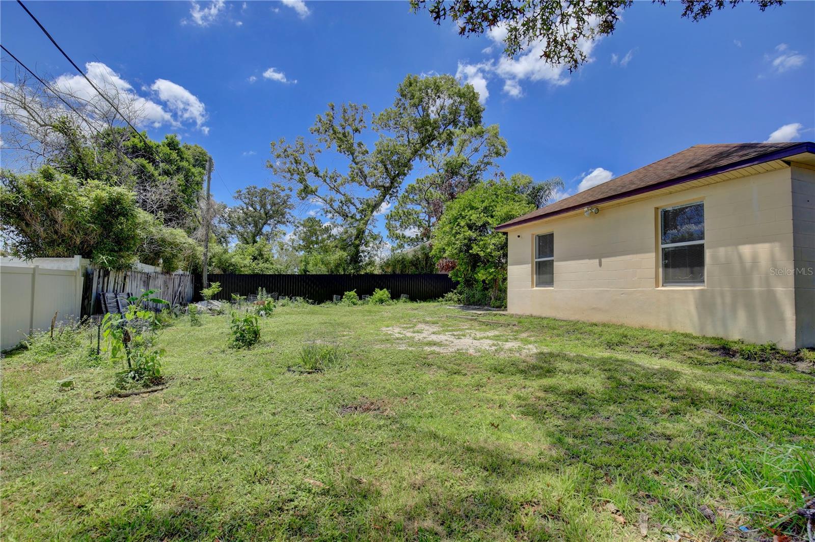 DELTONA LAKES UNIT 43 - Residential Lease