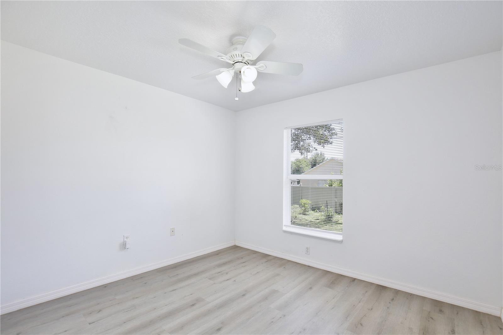 DELTONA LAKES UNIT 43 - Residential Lease