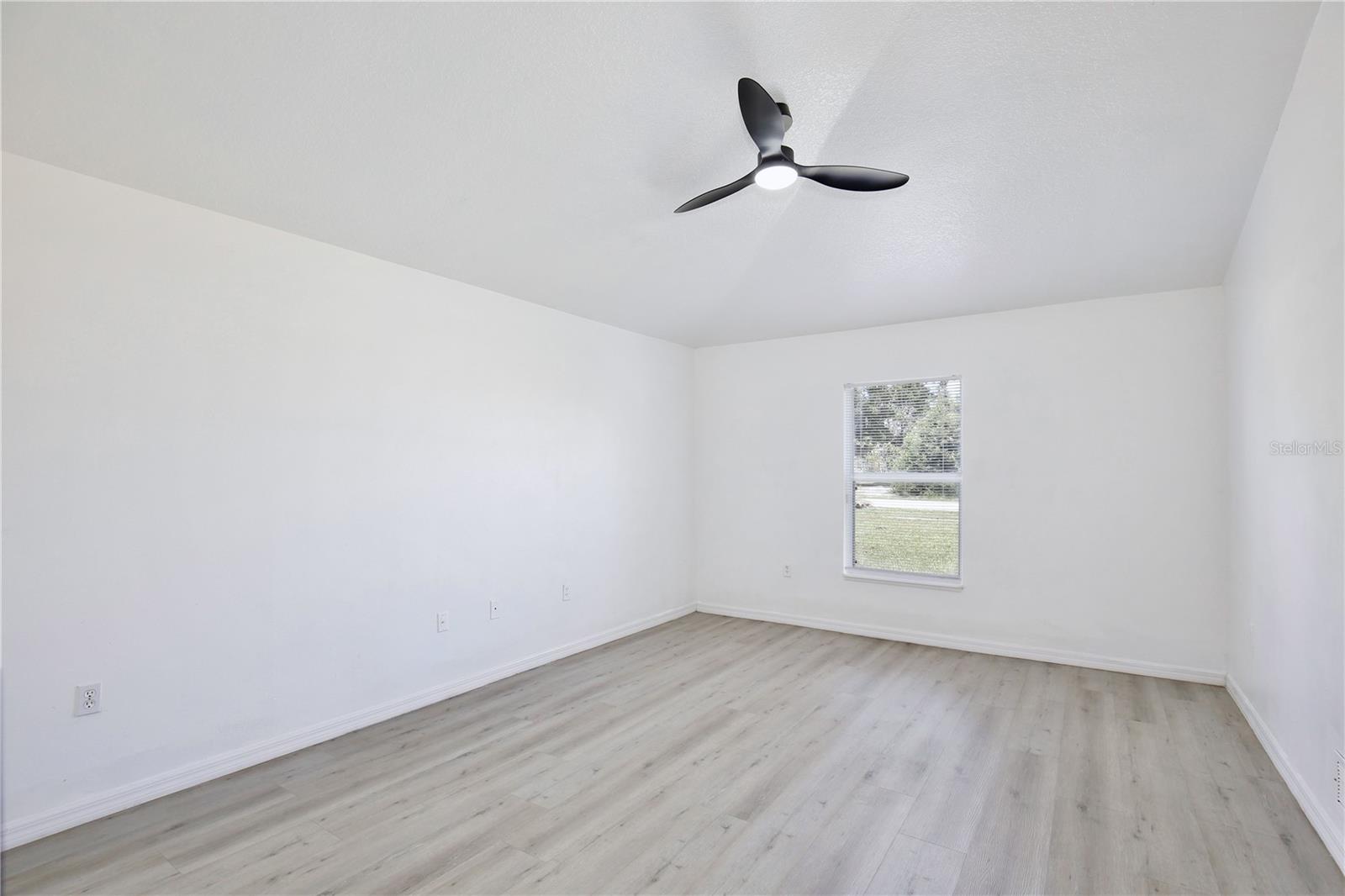 DELTONA LAKES UNIT 43 - Residential Lease