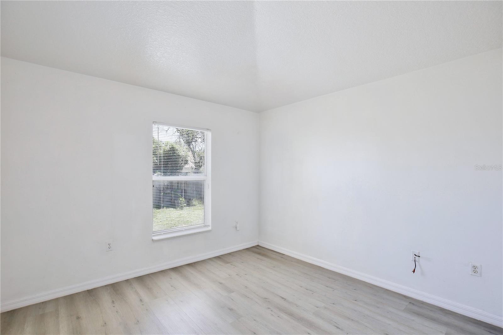 DELTONA LAKES UNIT 43 - Residential Lease
