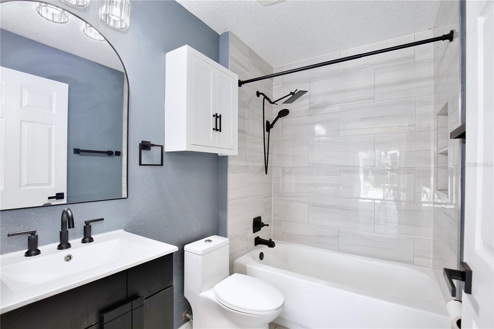 DELTONA LAKES UNIT 43 - Residential Lease