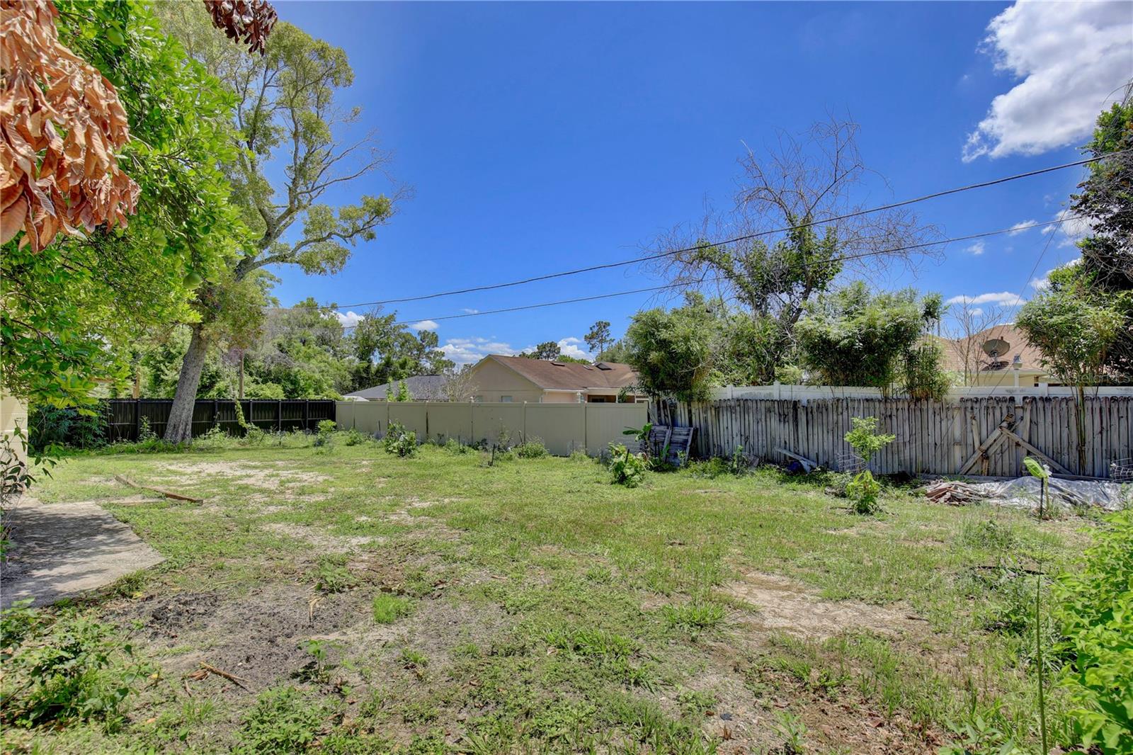 DELTONA LAKES UNIT 43 - Residential Lease