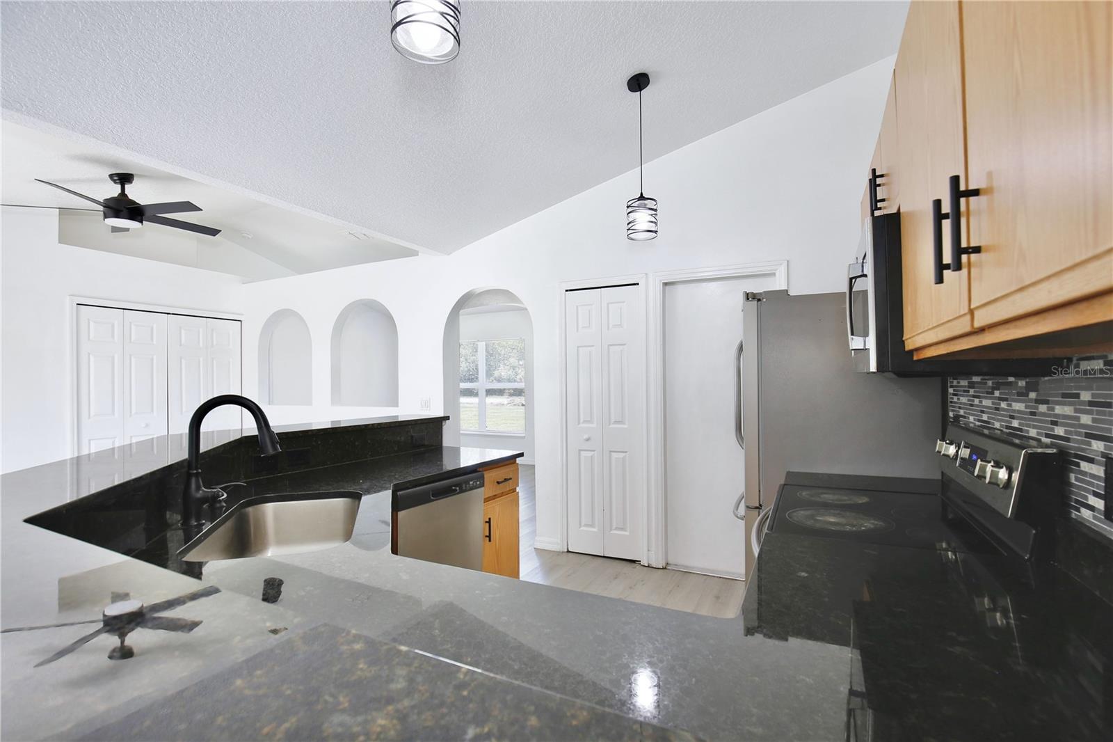 DELTONA LAKES UNIT 43 - Residential Lease