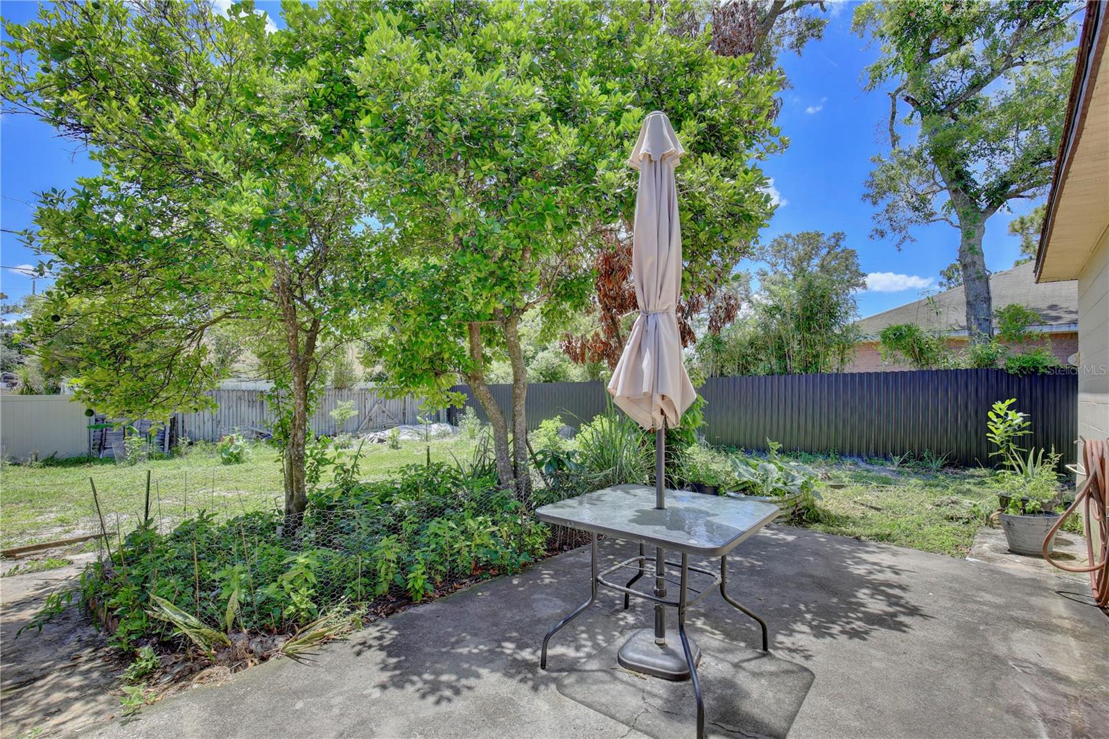 DELTONA LAKES UNIT 43 - Residential Lease