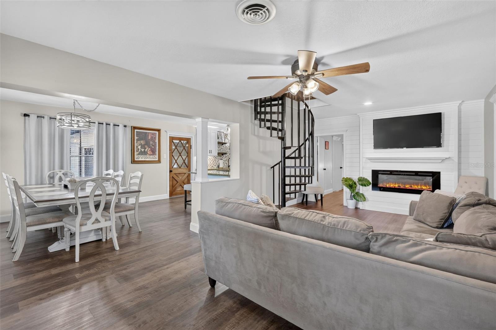 W E HUDSONS SUB - Residential