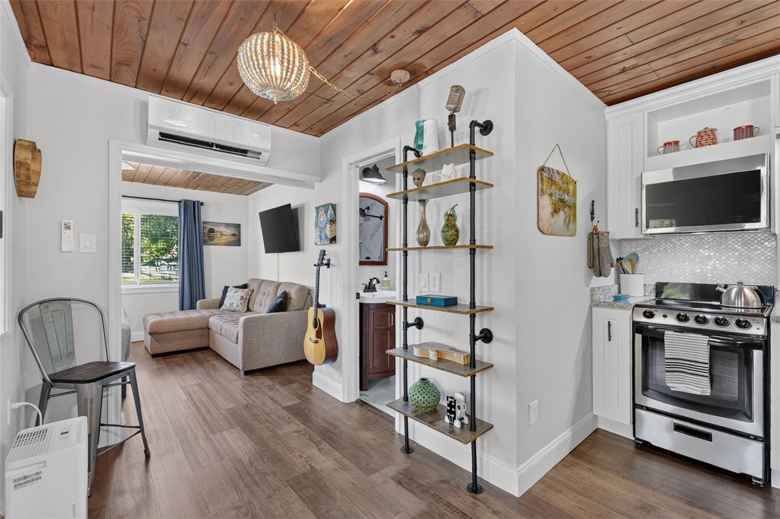 W E HUDSONS SUB - Residential