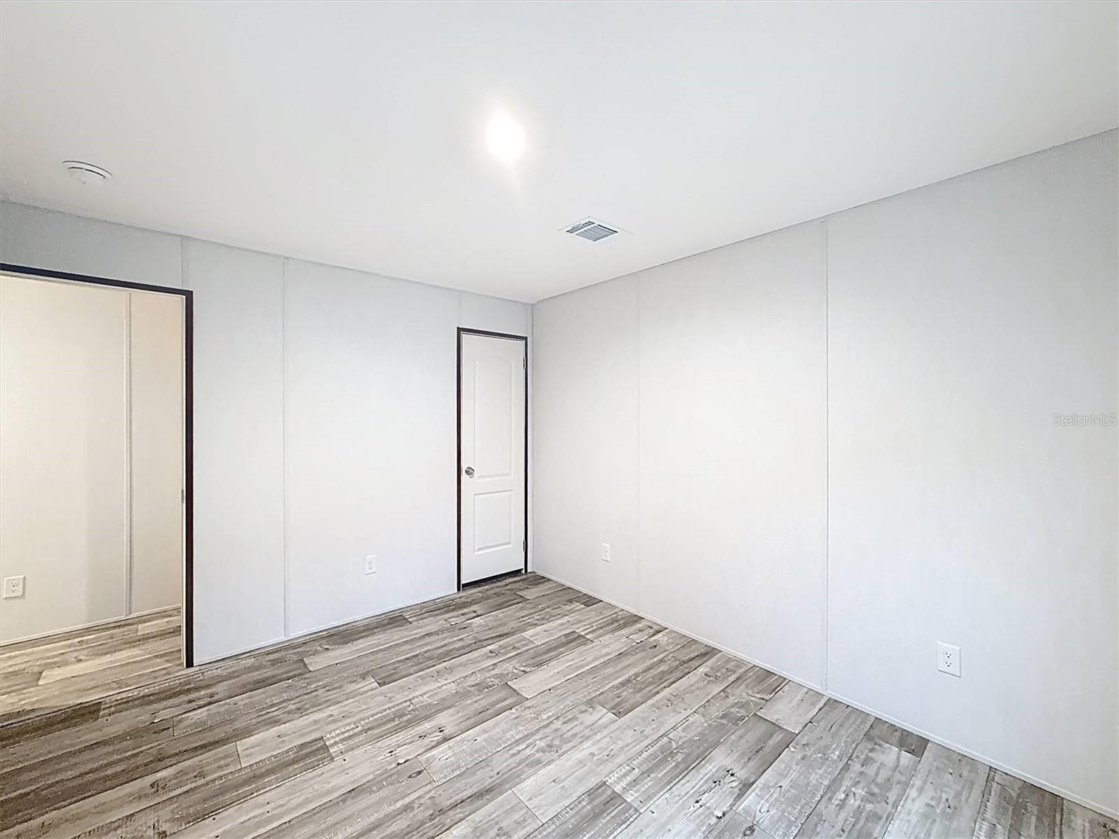 COOPER LAKE MANOR - Residential