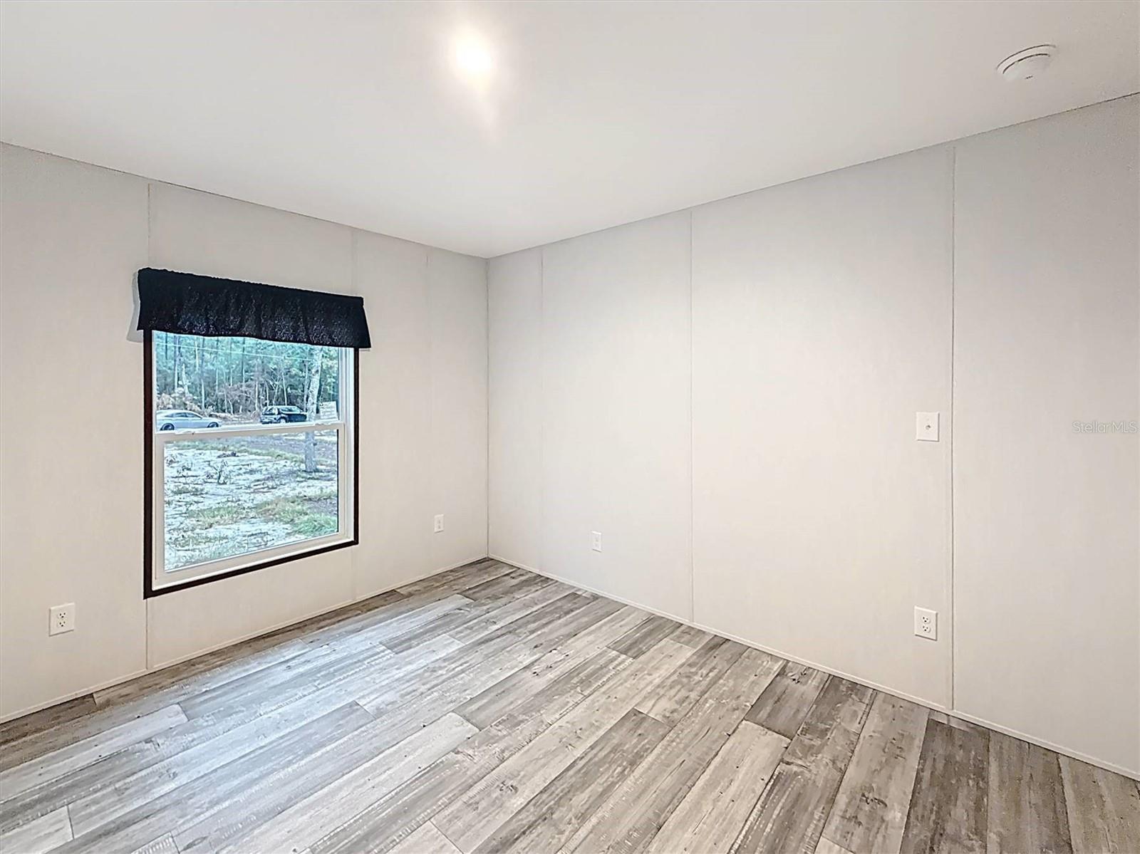 COOPER LAKE MANOR - Residential