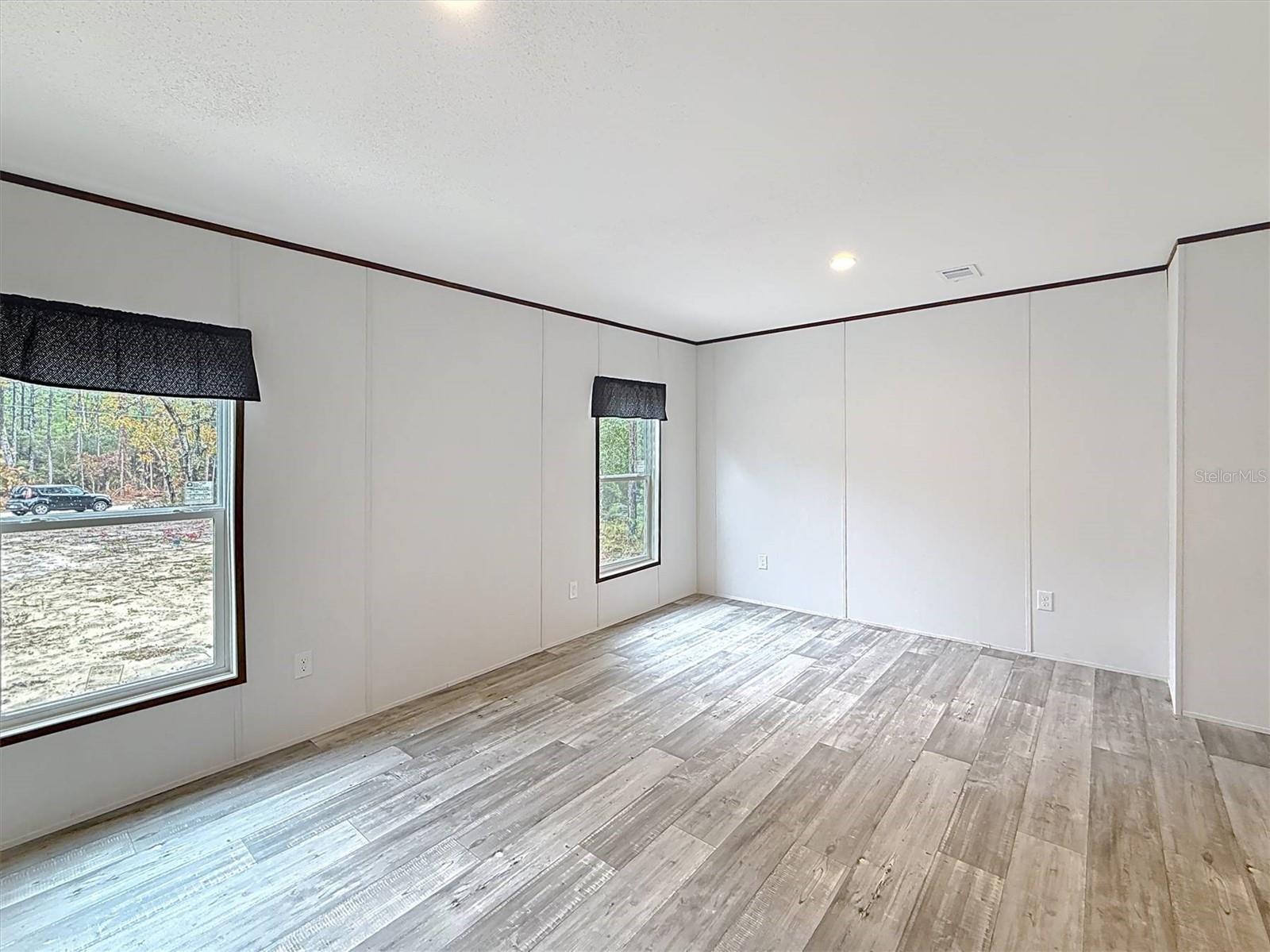 COOPER LAKE MANOR - Residential