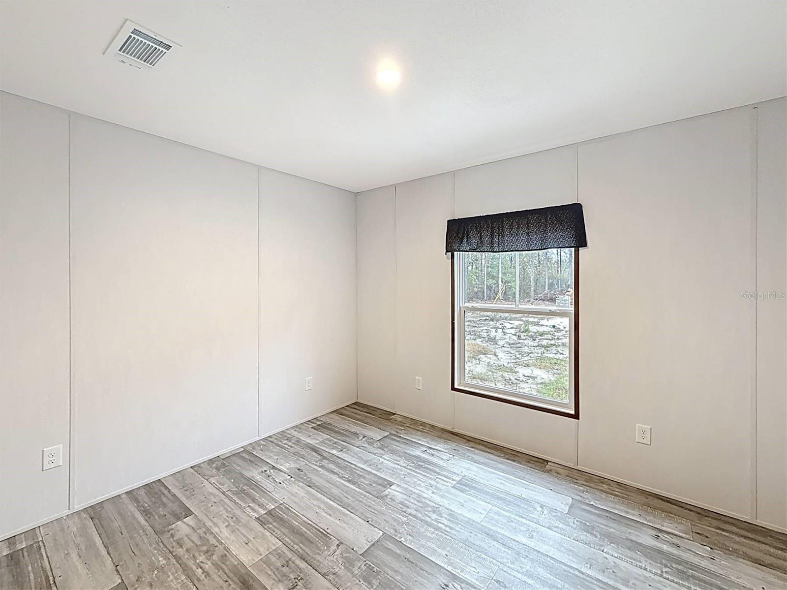 COOPER LAKE MANOR - Residential