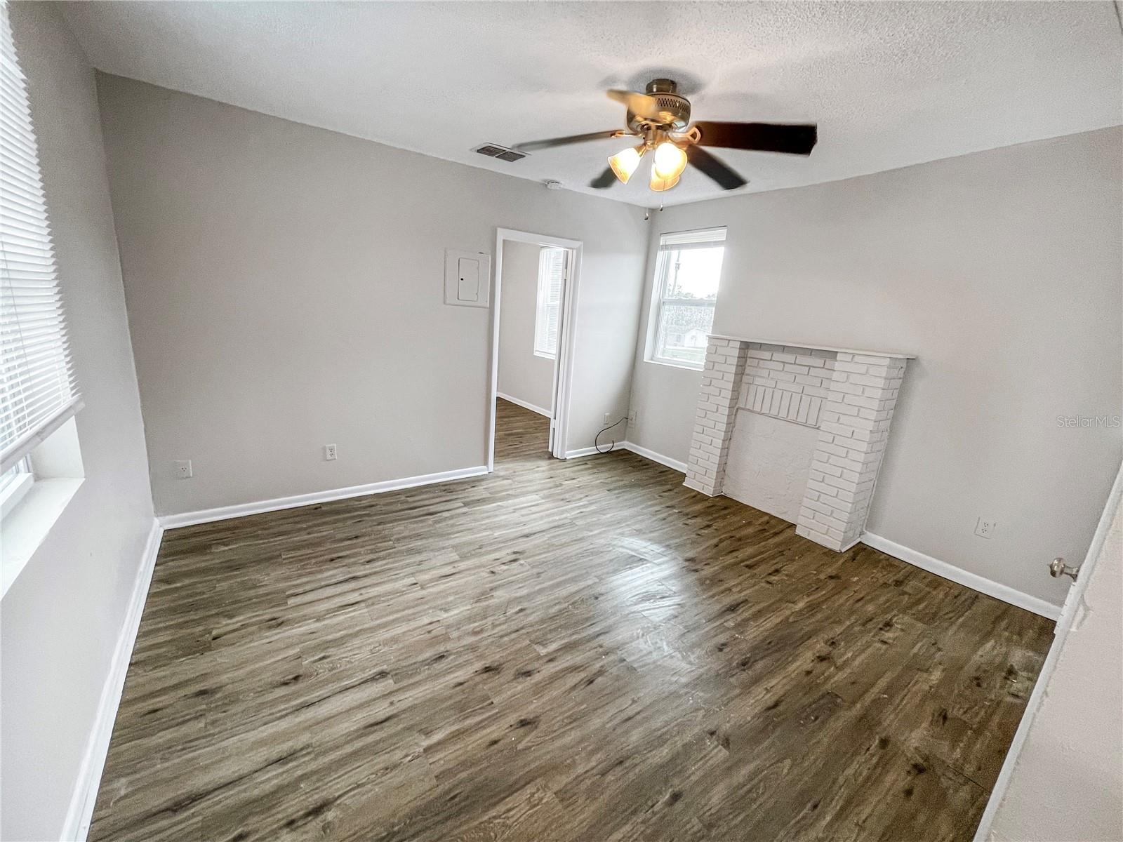 TAVARES - Residential Lease