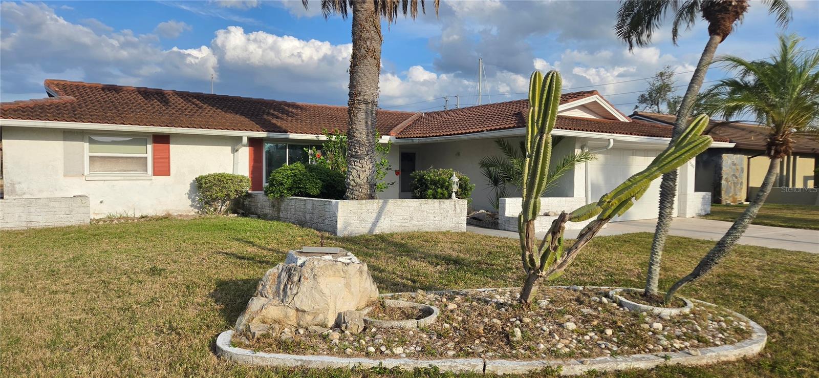 FLOR A MAR - Residential