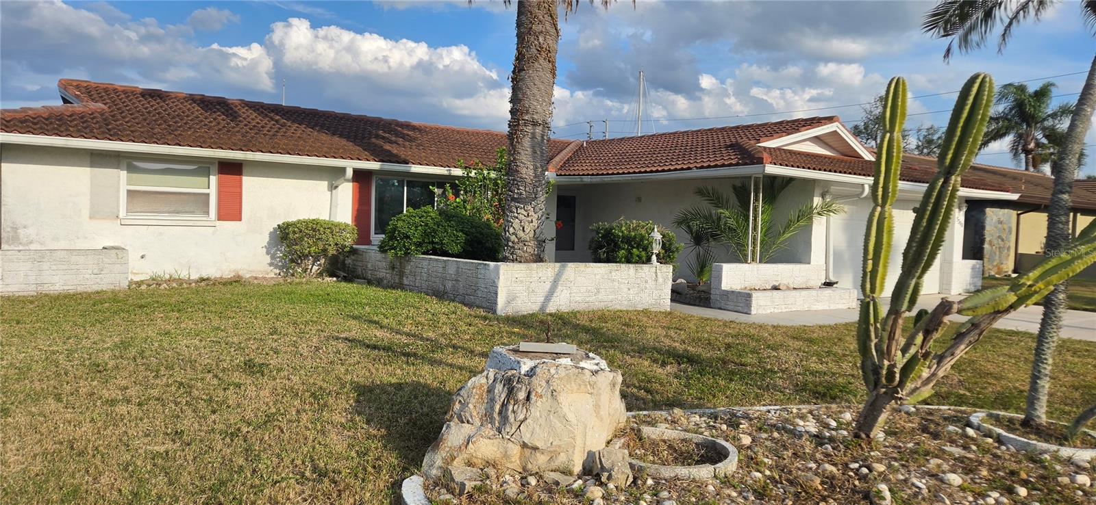 FLOR A MAR - Residential