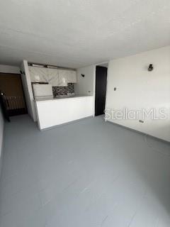 CONDOMINIUM DIPLOMAT - Residential
