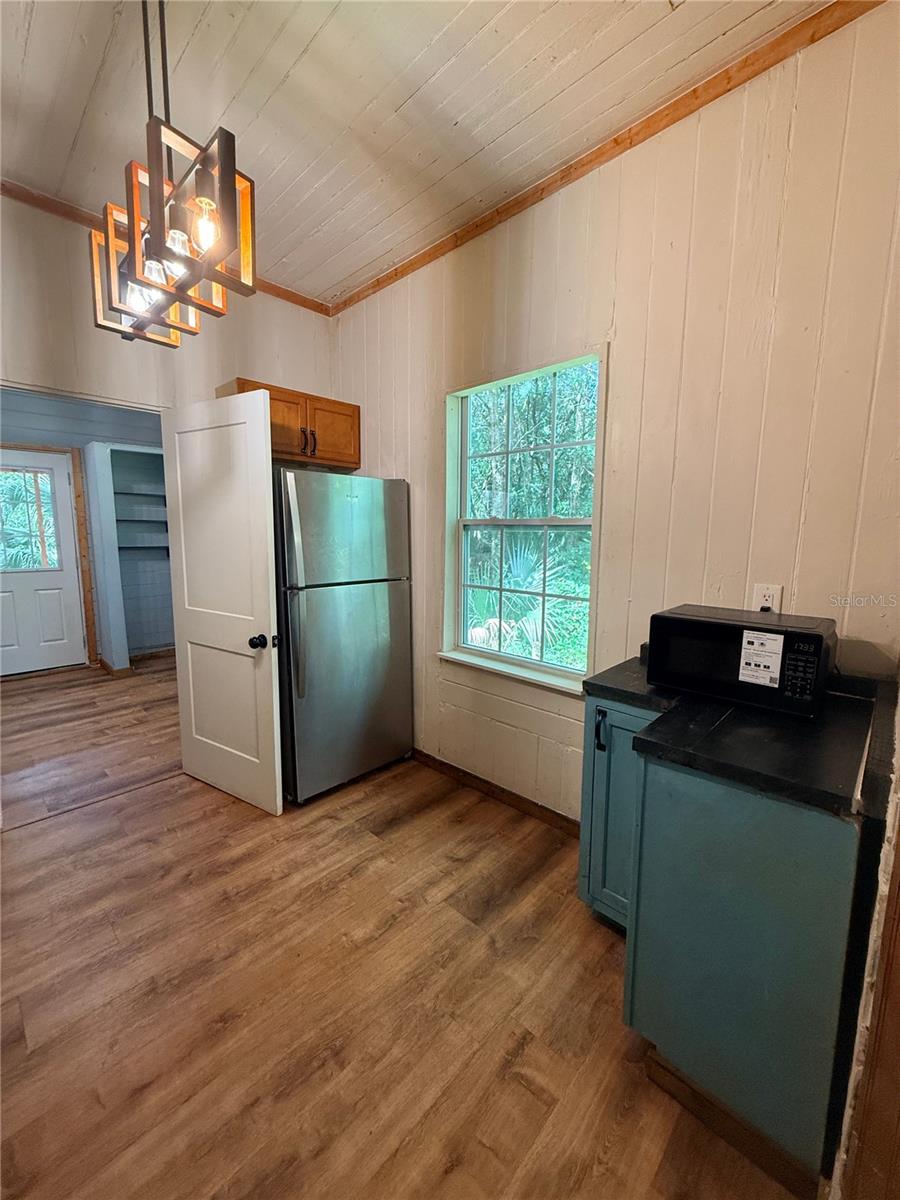 ROSEWOOD - Residential Lease