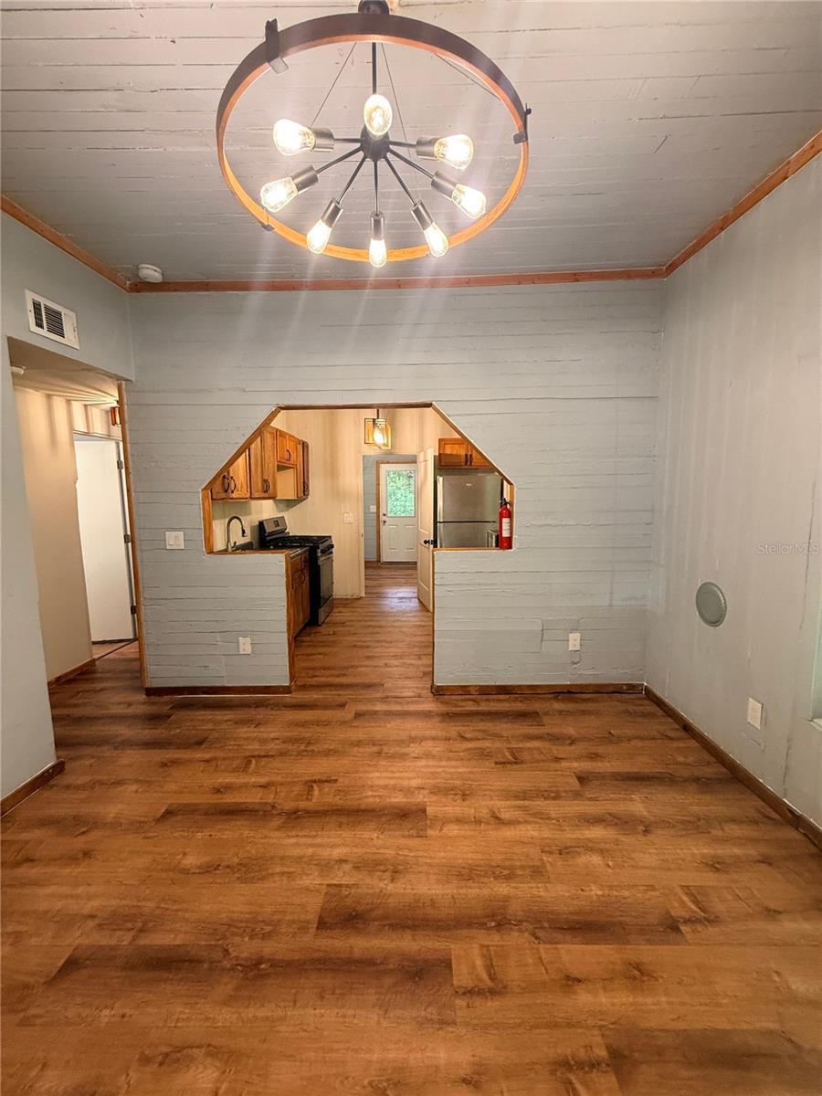 ROSEWOOD - Residential Lease