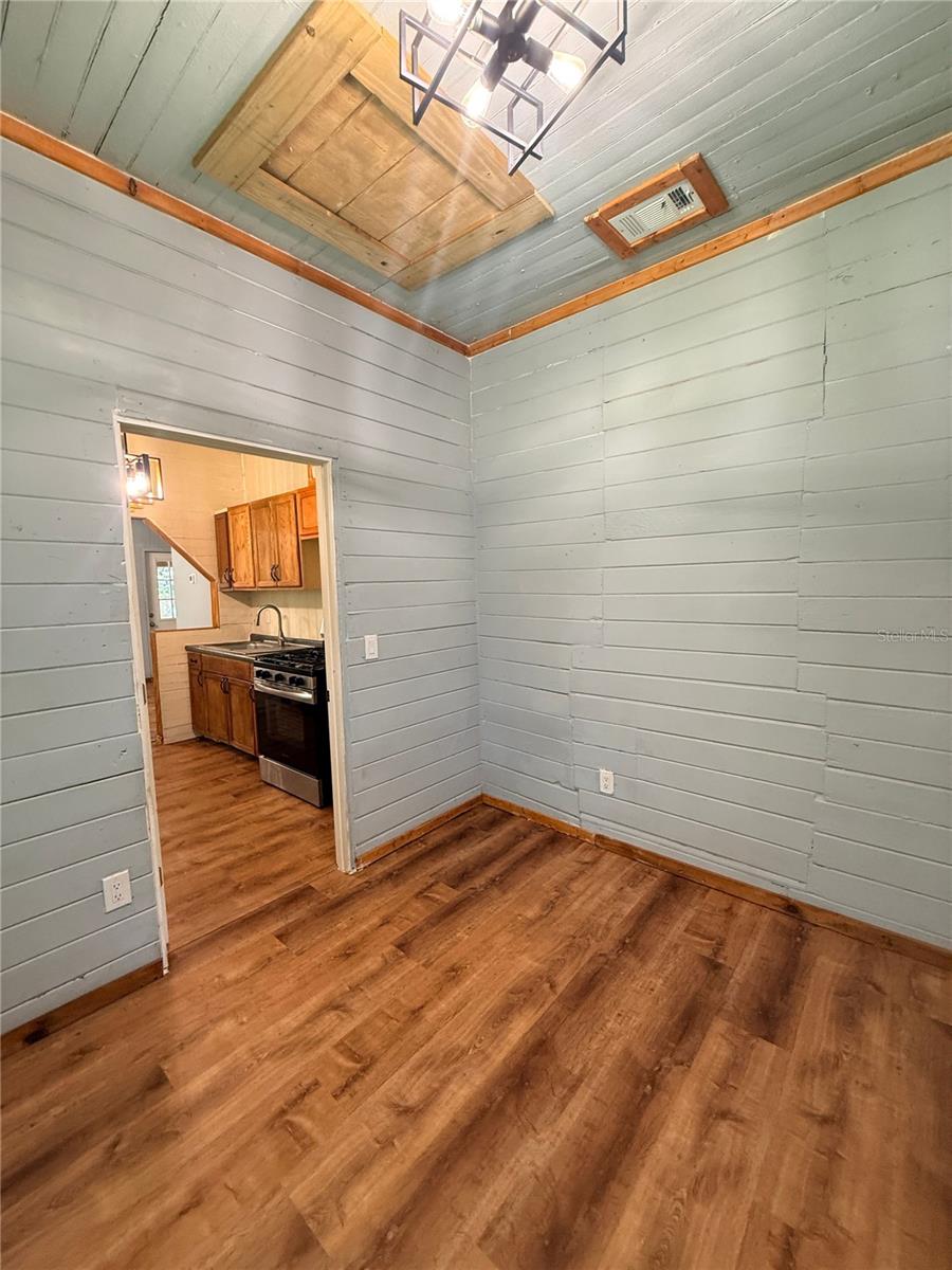 ROSEWOOD - Residential Lease