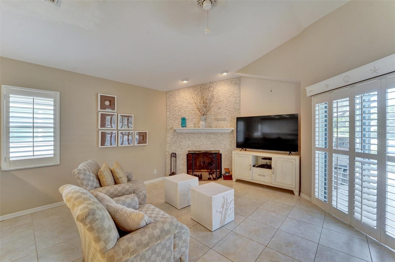 NORTH LAKE OF TARPON SPGS - PH 1 - Residential