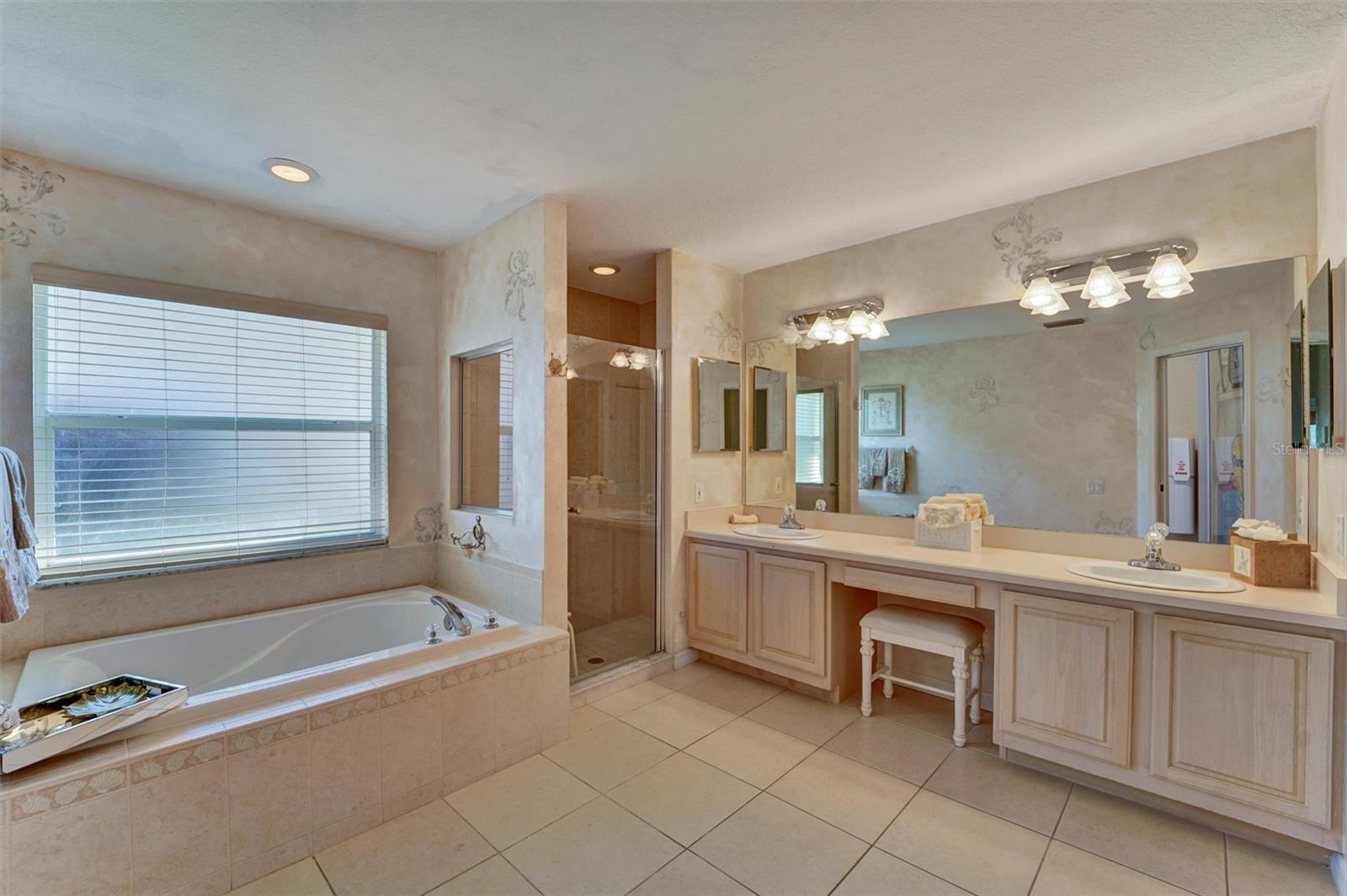 NORTH LAKE OF TARPON SPGS - PH 1 - Residential