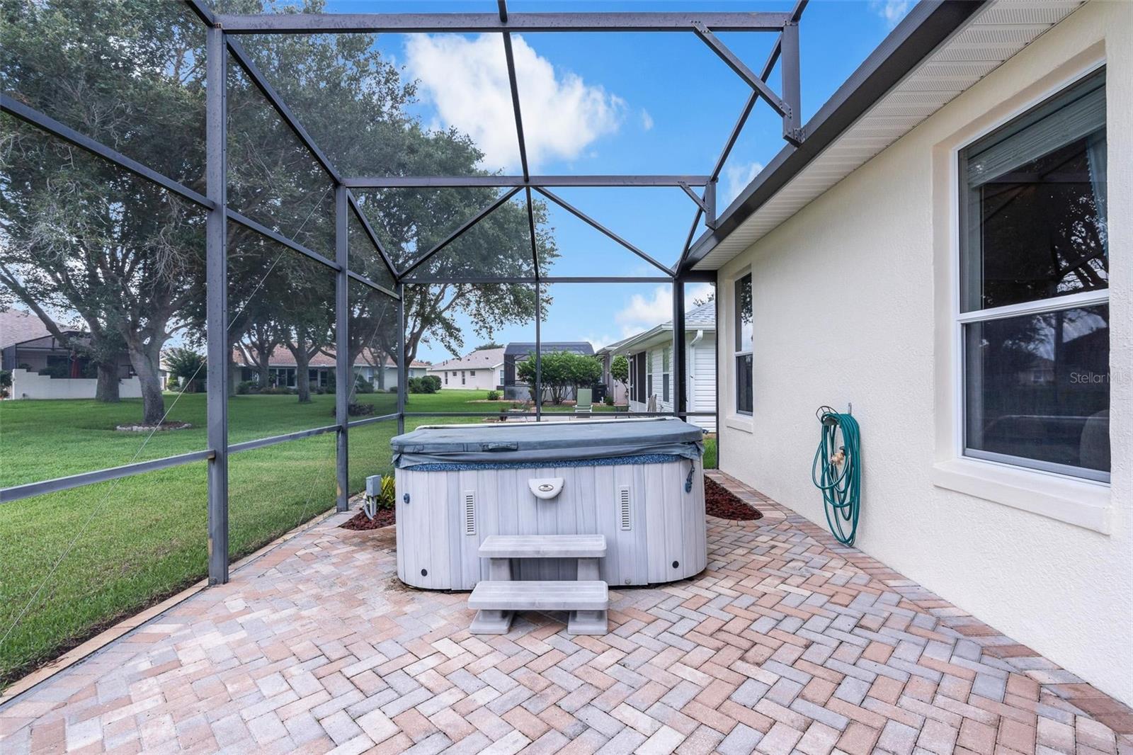 ROYAL HIGHLANDS PH 02 LT 992 ORB 1976 PG 173 - Residential