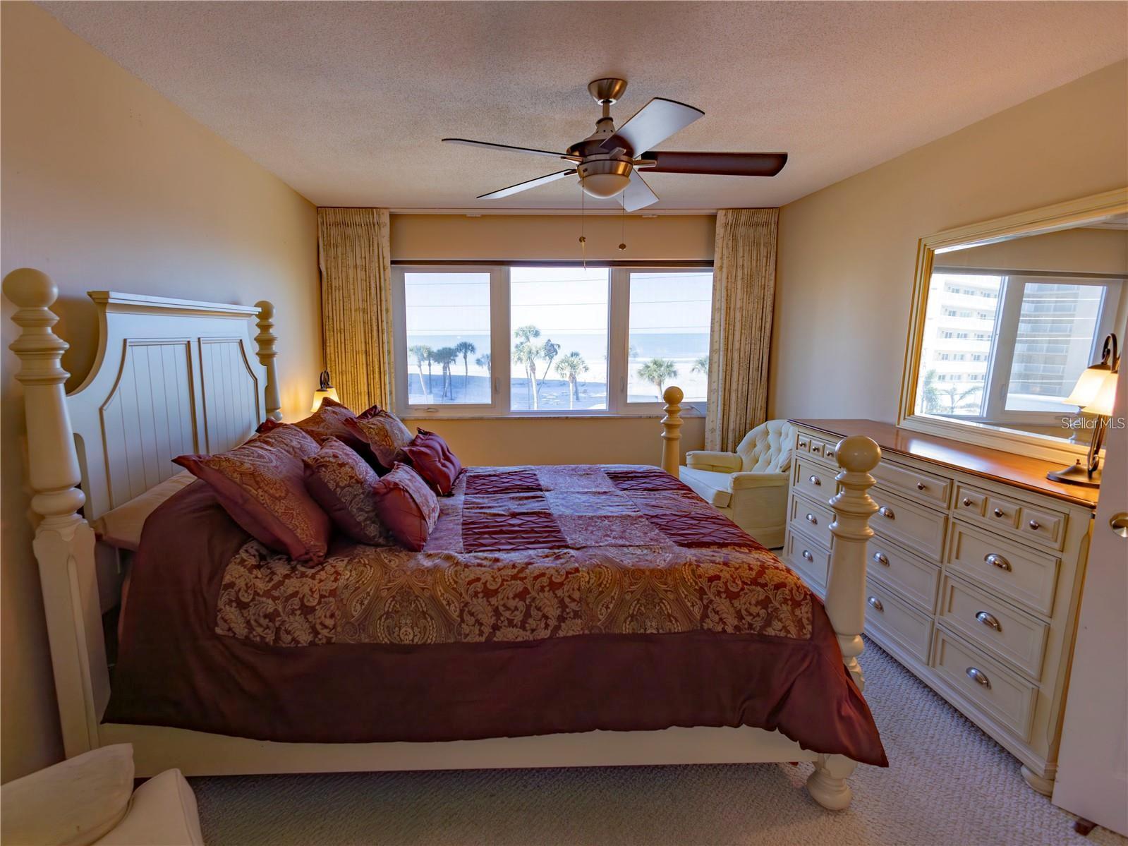 GULF TWIN TOWERS - Residential