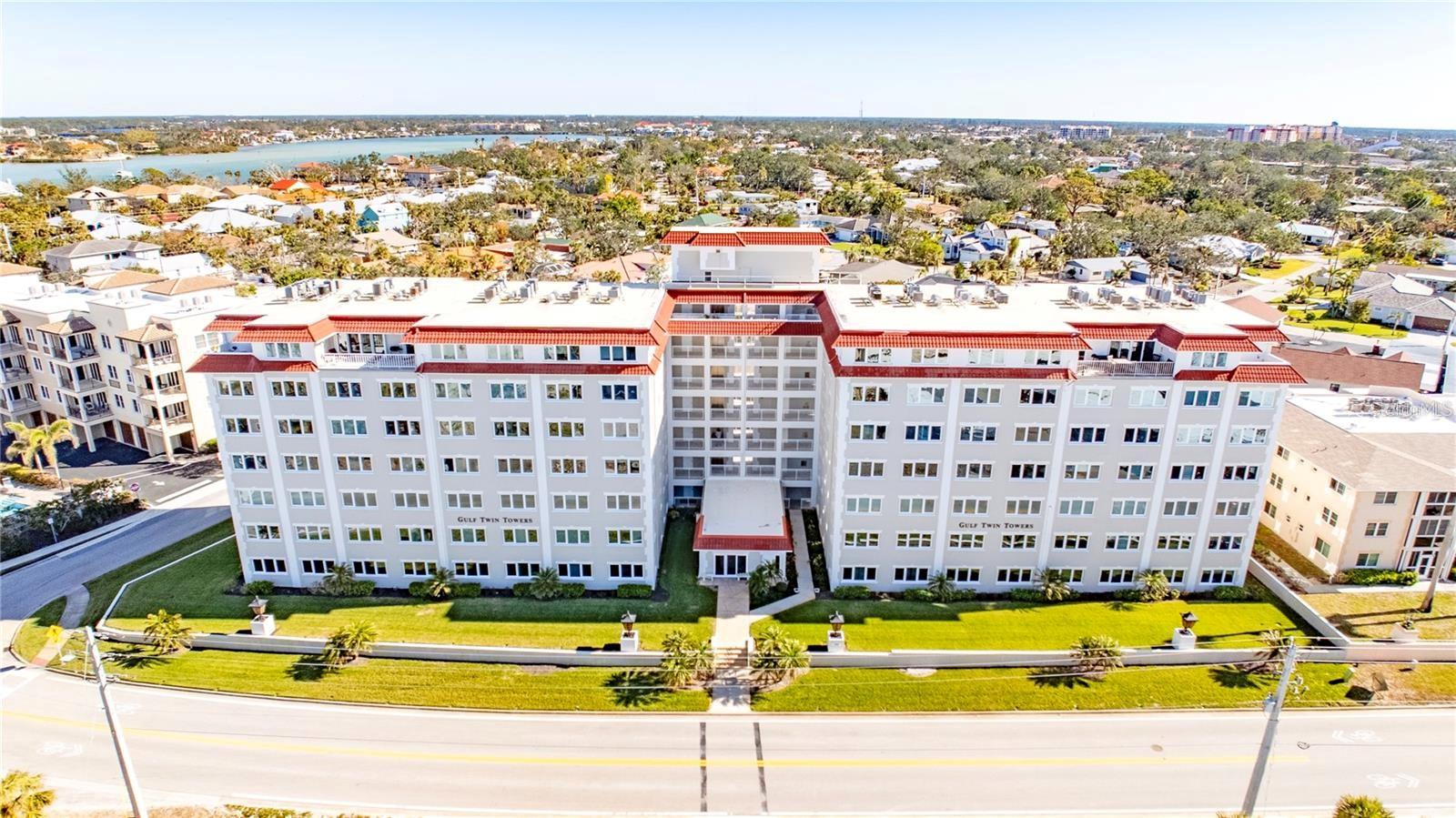 GULF TWIN TOWERS - Residential
