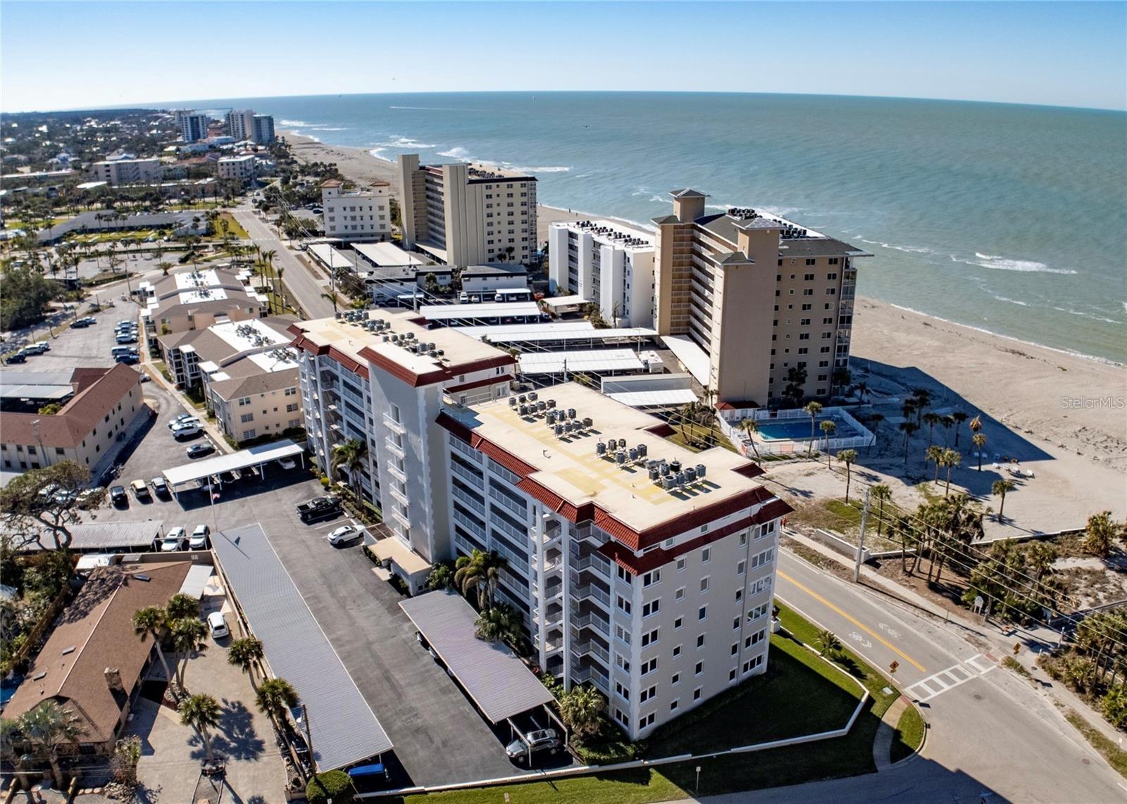GULF TWIN TOWERS - Residential