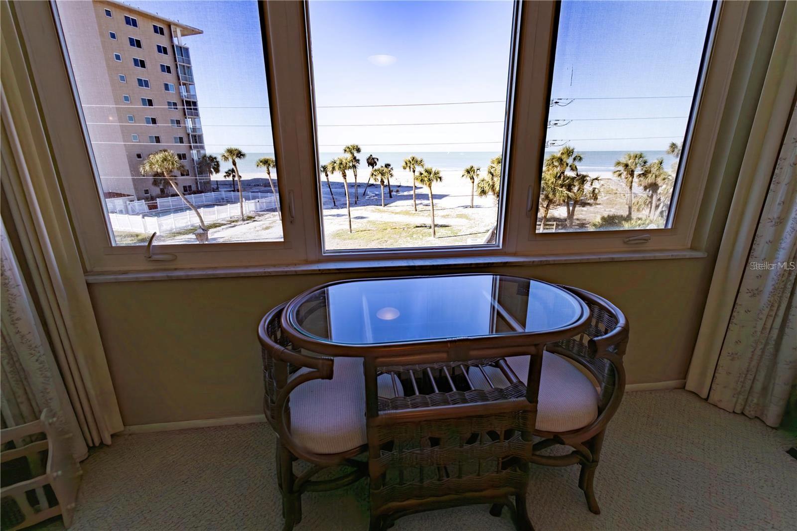 GULF TWIN TOWERS - Residential