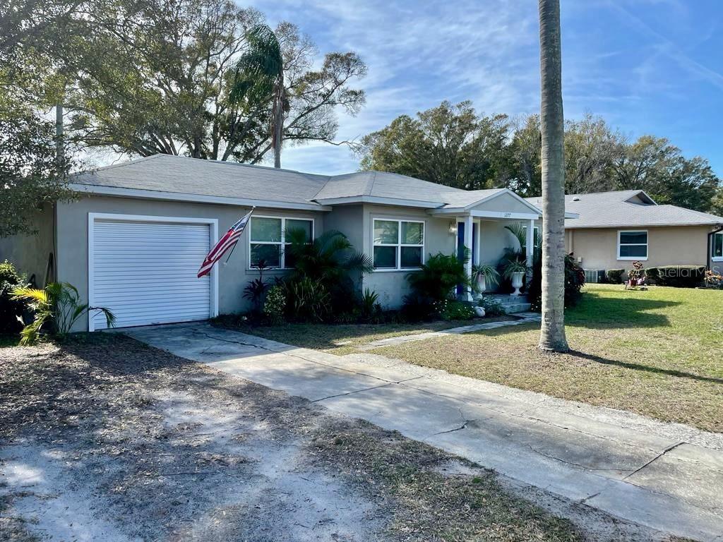 COUNTRY CLUB ESTATES - Residential Lease