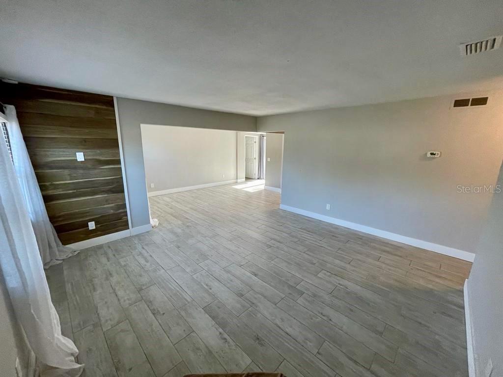 COUNTRY CLUB ESTATES - Residential Lease