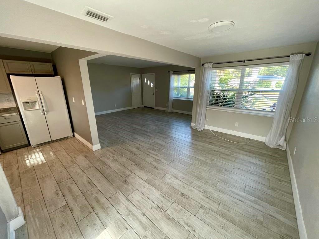COUNTRY CLUB ESTATES - Residential Lease