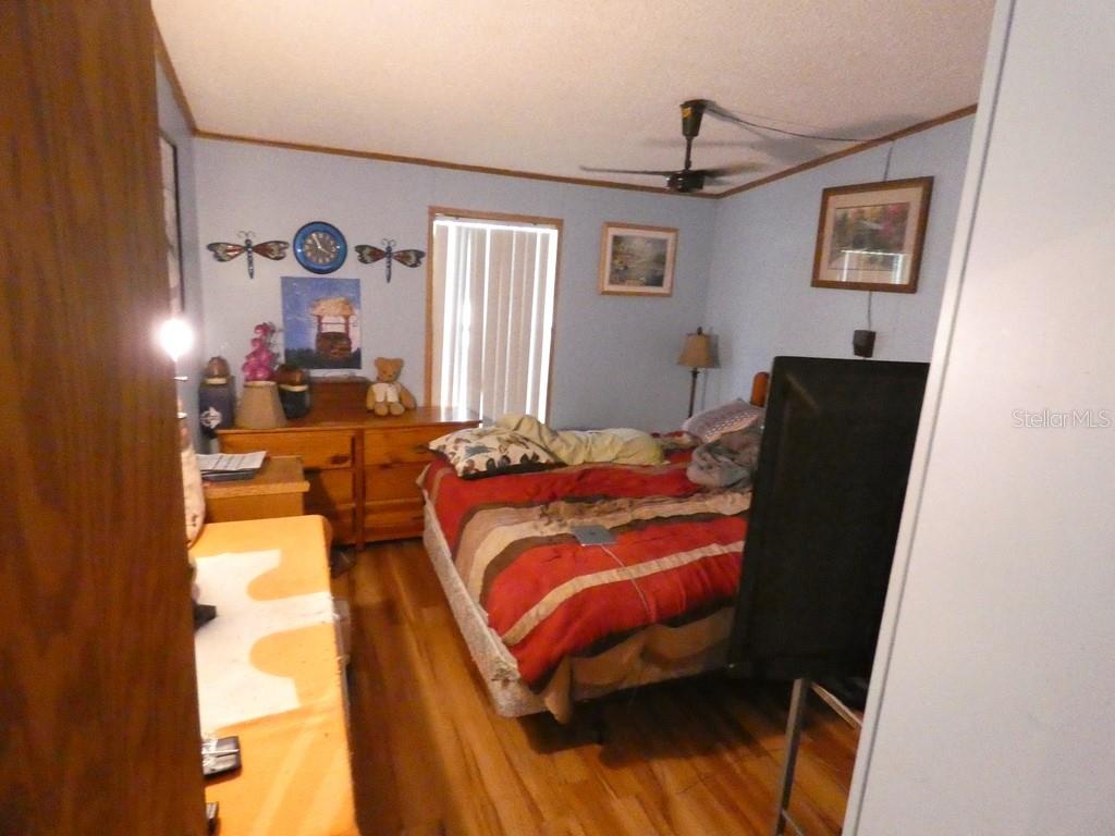 COUNTRY KNOLL - Residential
