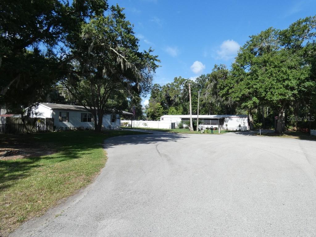 COUNTRY KNOLL - Residential