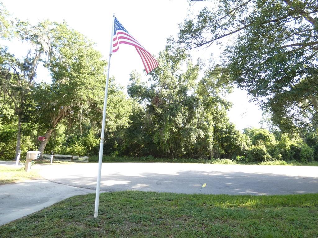 COUNTRY KNOLL - Residential