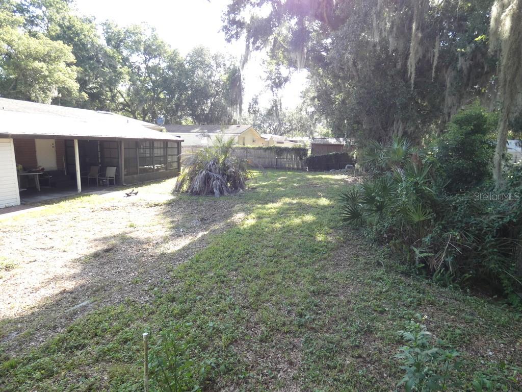 COUNTRY KNOLL - Residential
