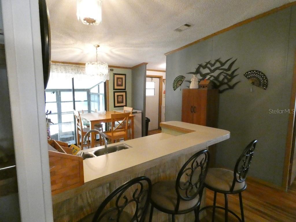 COUNTRY KNOLL - Residential