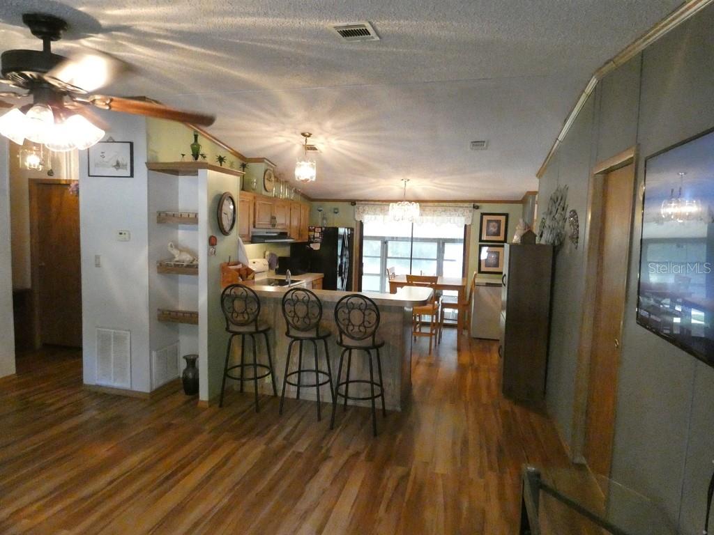 COUNTRY KNOLL - Residential