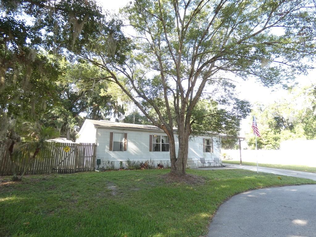 COUNTRY KNOLL - Residential
