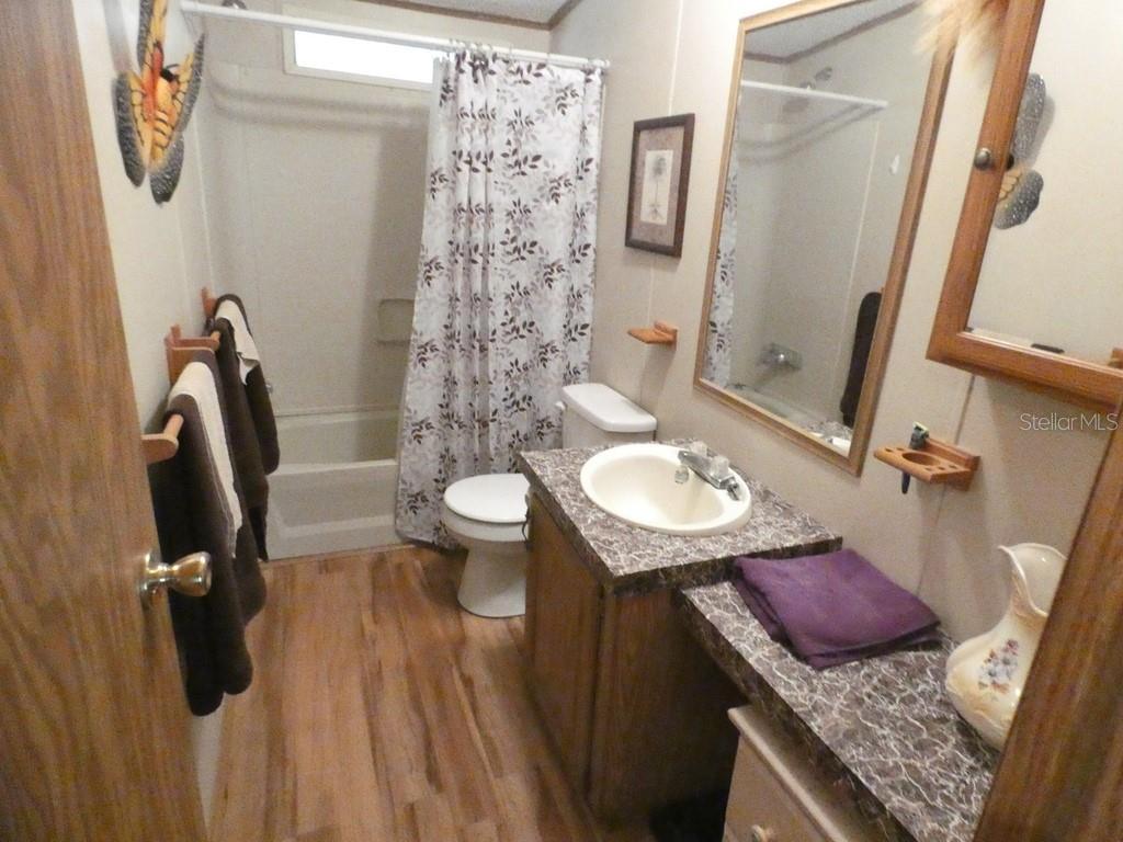COUNTRY KNOLL - Residential