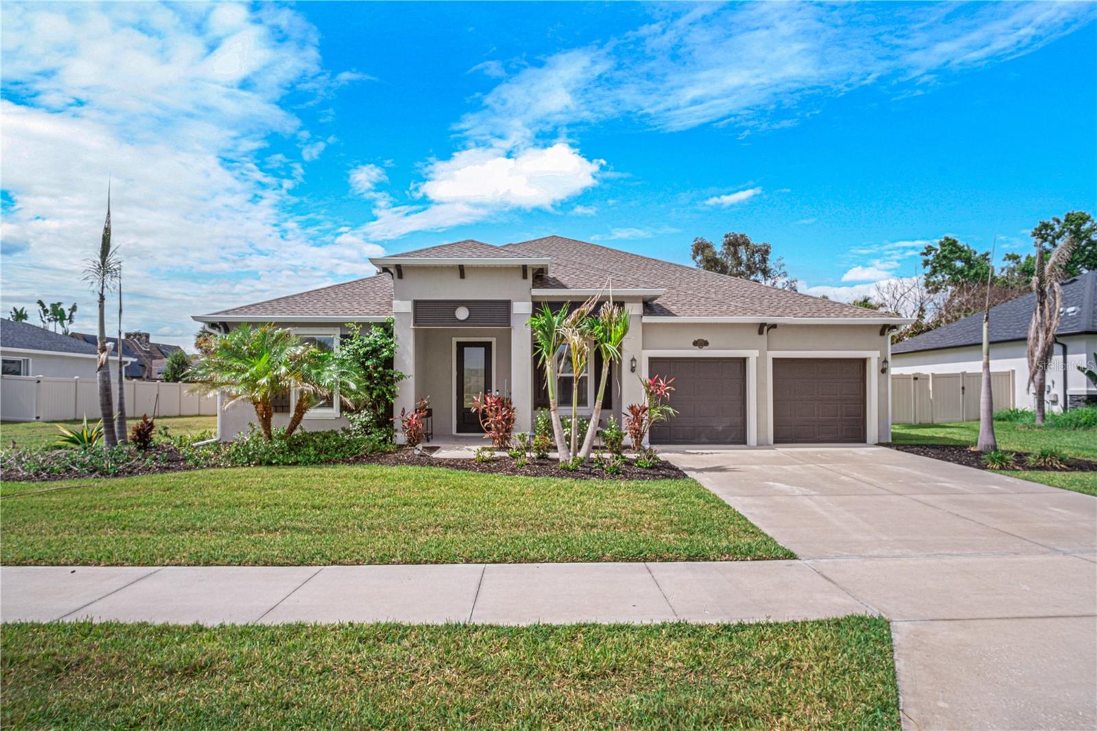 Beautiful 4-bedroom, 3-bath home featuring an open-concept floor plan with soaring ceilings and elegant 8-foot door frames
throughout. The spacious island kitchen overlooks the breakfast nook and expansive great room, creating the perfect setup for
entertaining and everyday living. Enjoy peaceful views of the large 34’4” x 10’ covered and screened porch from the main living areas.
Major updates include a 2023 roof, 2022 A/C, and 2022 water heater for added peace of mind. The fully fenced backyard offers privacy
and plenty of room to relax, play, or entertain.
