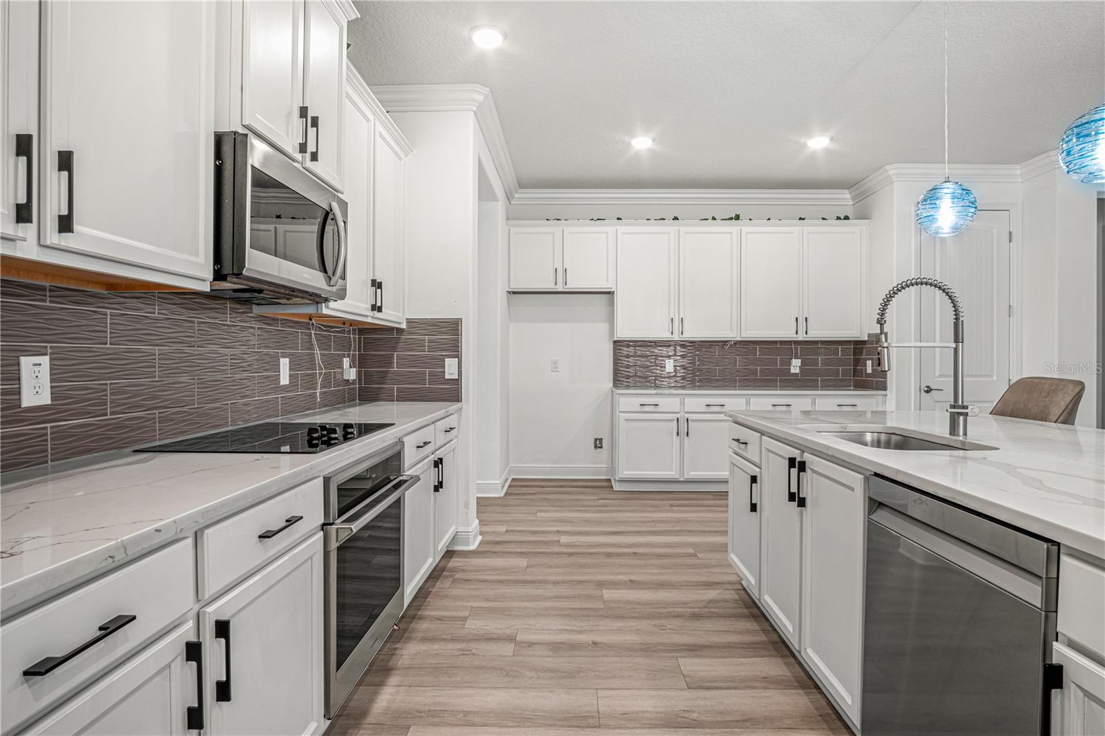 COUNTRY CLUB LAKES ESTATES - Residential