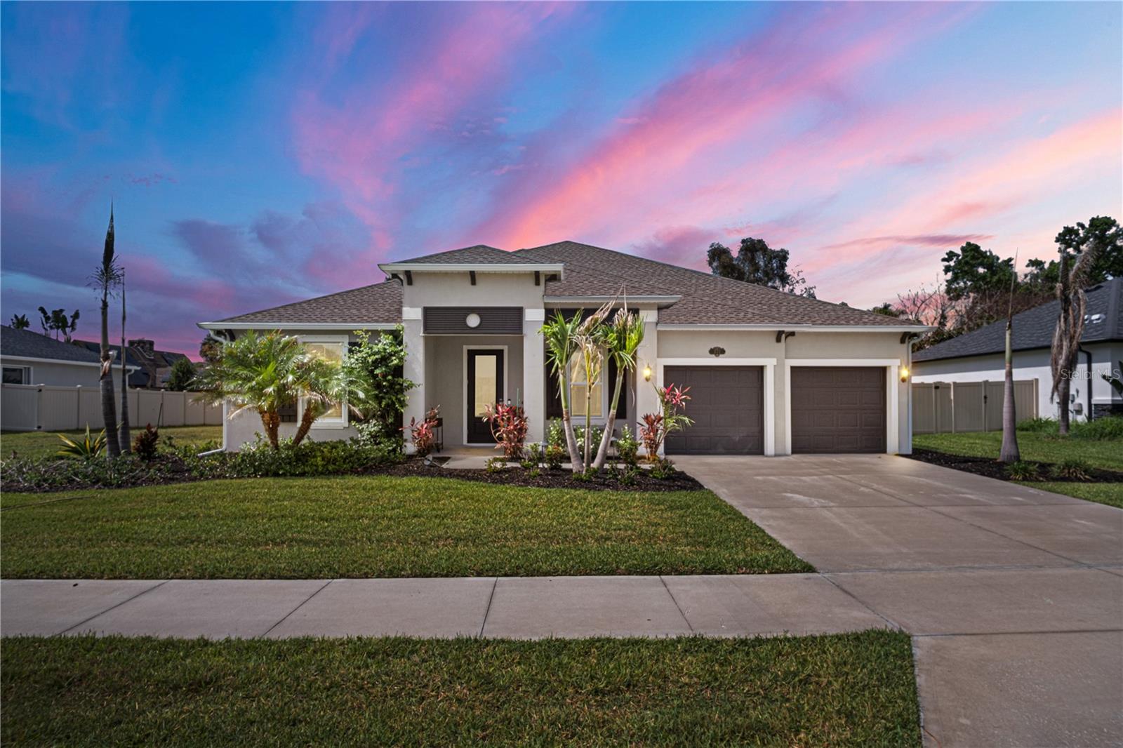 COUNTRY CLUB LAKES ESTATES - Residential