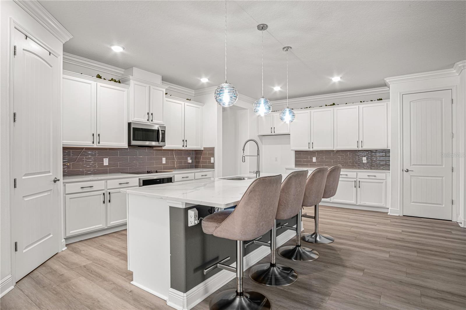 COUNTRY CLUB LAKES ESTATES - Residential