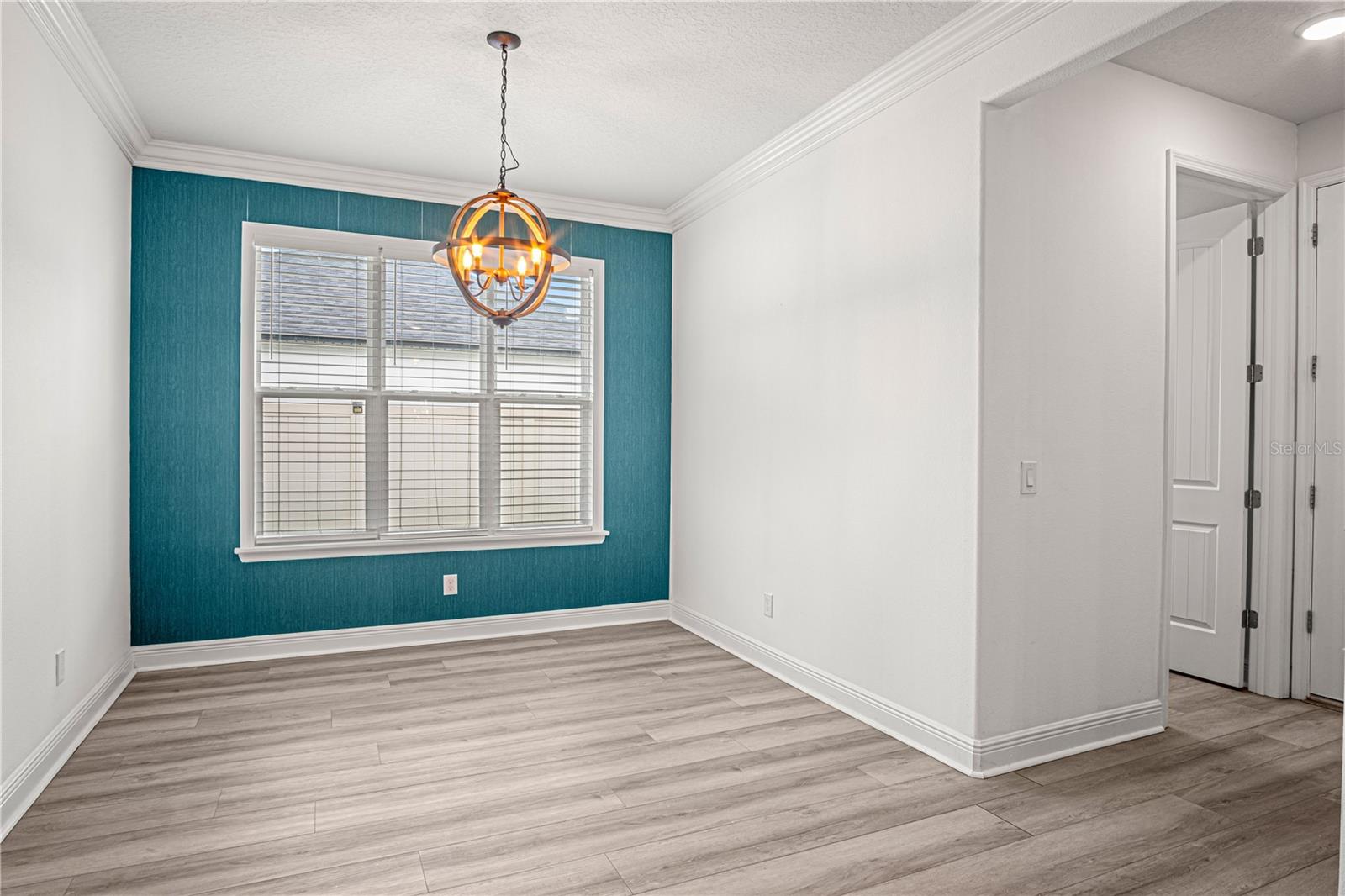 COUNTRY CLUB LAKES ESTATES - Residential