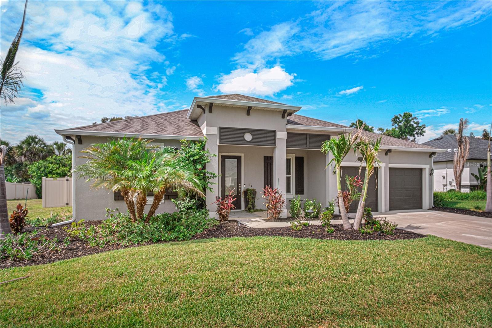 COUNTRY CLUB LAKES ESTATES - Residential