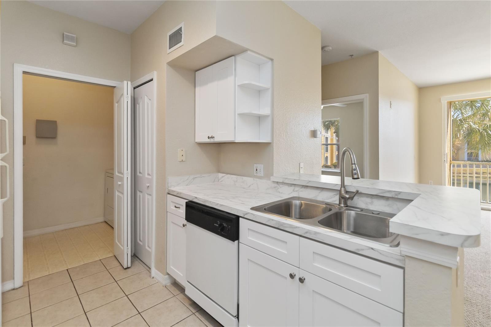 VISCONTI WEST CONDO - Residential