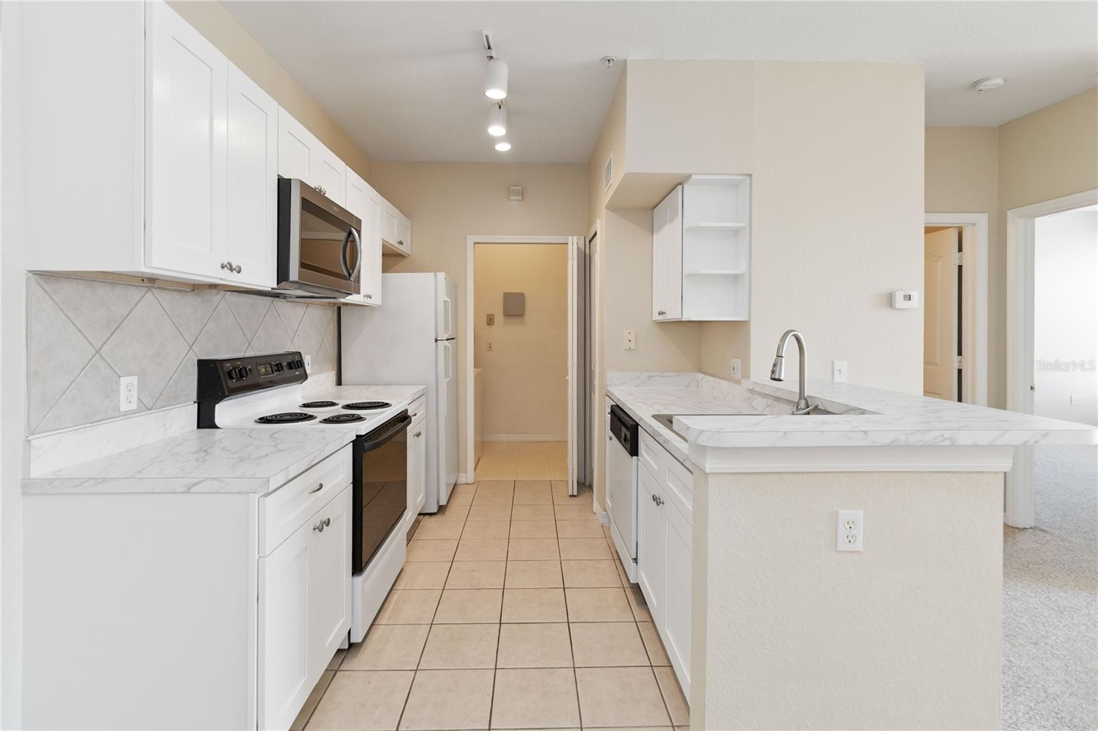 VISCONTI WEST CONDO - Residential