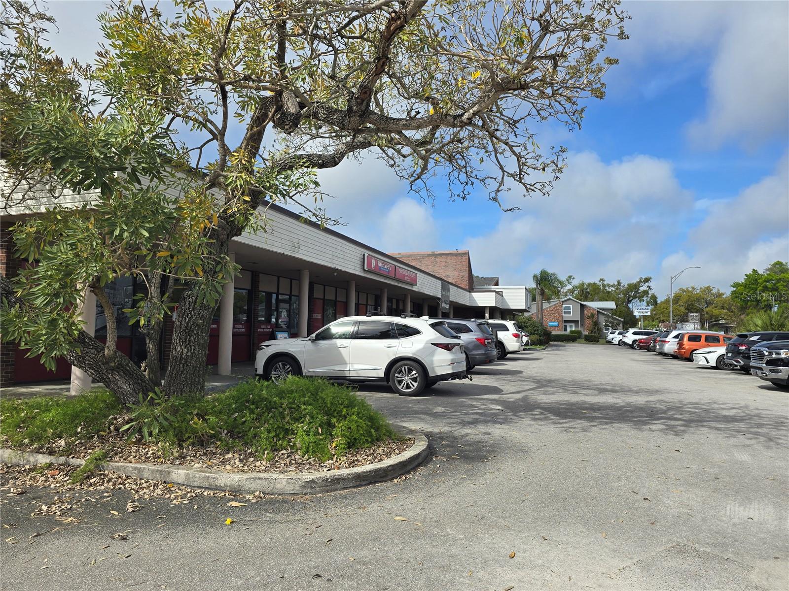WESTFIELD - Commercial Sale