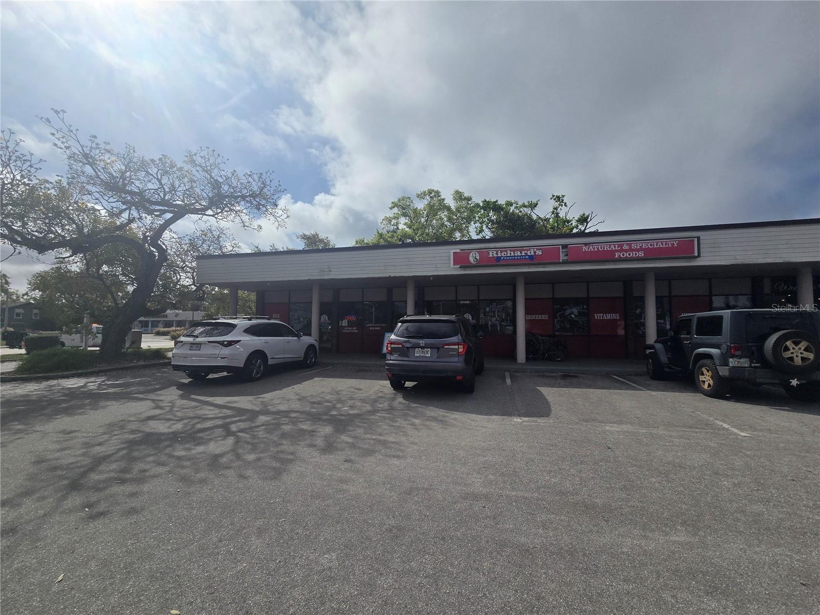 WESTFIELD - Commercial Sale